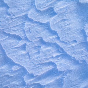 Neige sculpté par le vent