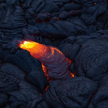 formation de lave durant l'éruption du fagradalsfjall