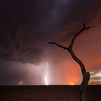 Foudre et feux de brousse en Australie.
