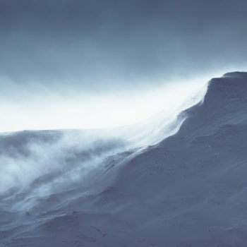 Neige et vent dans les montagnes de laponie