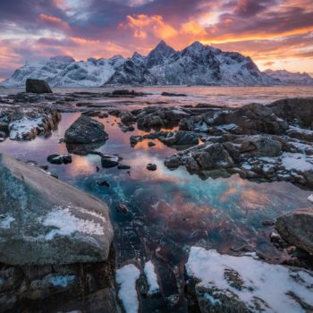 Coucher de soleil de Vareid dans les îles Lofoten en Norvège