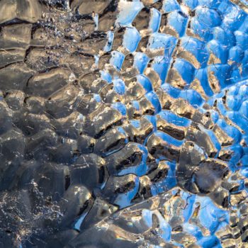 Texture de glace sur la plage de Diamond Beach en Islande