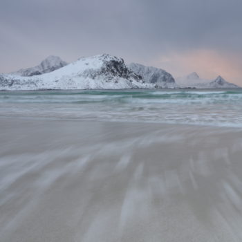 Cliché de la plage d'Auckland dans les îles Lofotens durant notre séjour photo en Laponie ©Laure Daviaux