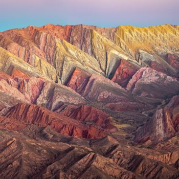 Coucher de soleil sur les montagnes d'Hornocal en Argentine