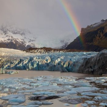 Arc-en-ciel au dessus du glacier Skaftafell en Islande ©Julia Pietropaoli