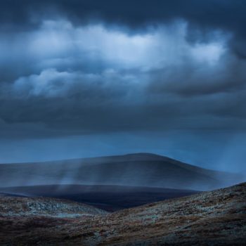 averse de pluie dans le parc national du Sarek en Suède