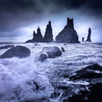 tempête sur Reynisdrangar